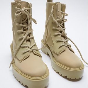 NWT ZARA Faux Shearling Lined ankle boot